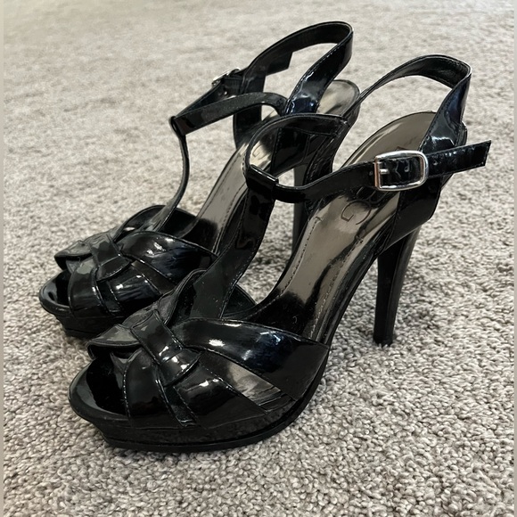 BCBGMAXAZRIA Black Leather Strappy Heels 🖤 - Picture 2 of 5